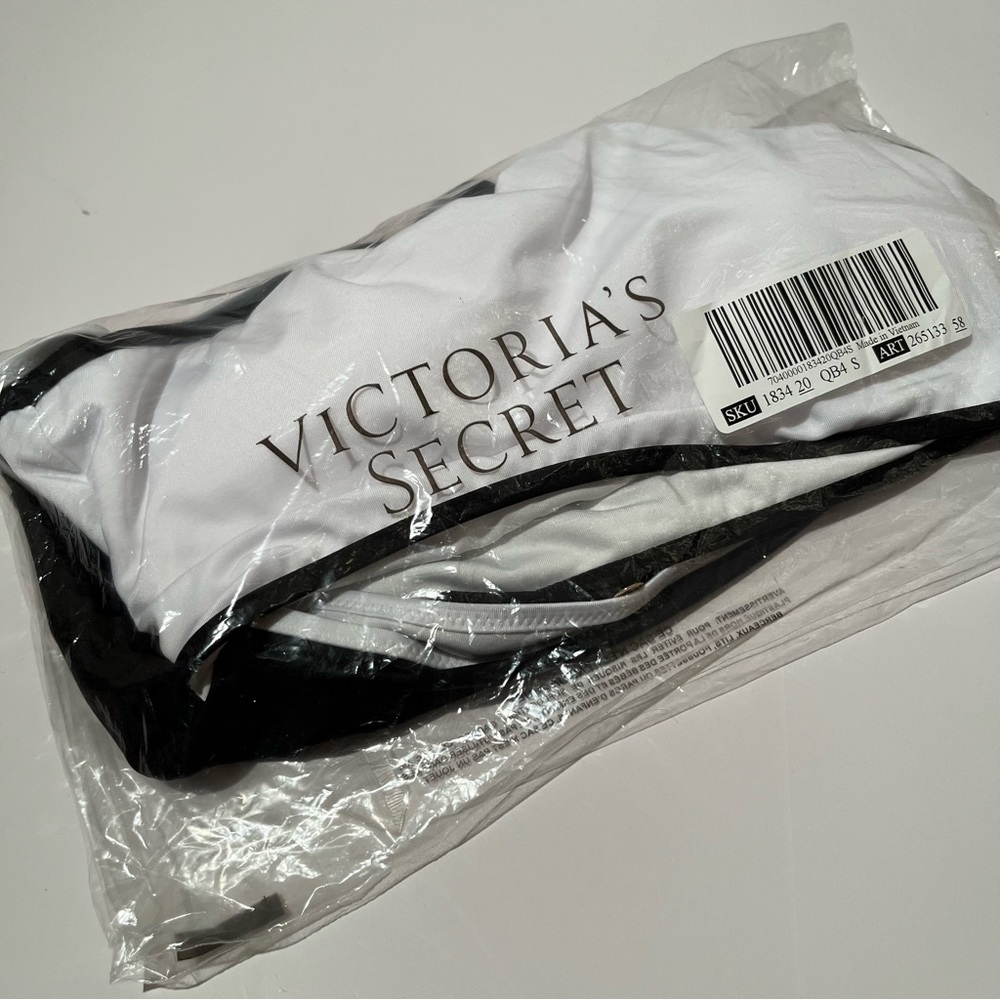 VICTORIA’s SECRET Essential Cutout One Piece One Shoulder Swimsuit small NEW NWT - Picture 4 of 5